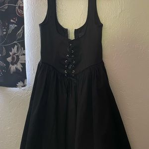 La Femme En Noir pinafore